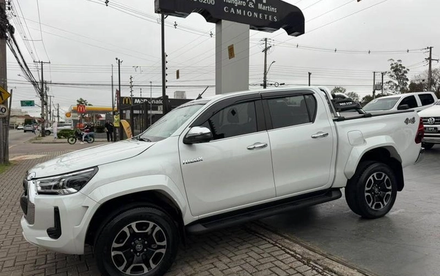 imagem-https://www.socarrao.com.br/sc-vehicle-images-prod/4264253/1790971325455-8536543_15_B_a837f241d8.jpeg