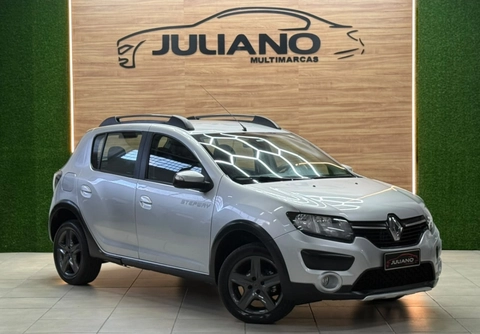 Renault Sandero 2015 Prata — foto 1 de 3