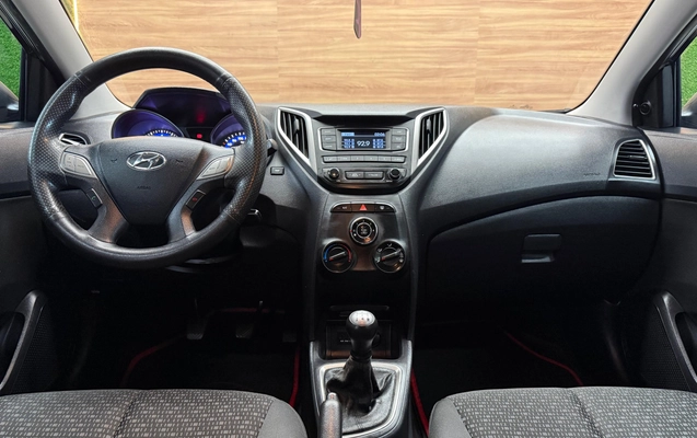 imagem-https://www.socarrao.com.br/sc-vehicle-images-prod/4264381/1790971969052-O0jQ2cmdhygGrlzsSeUejVIiwa6sB4Ab.jpg