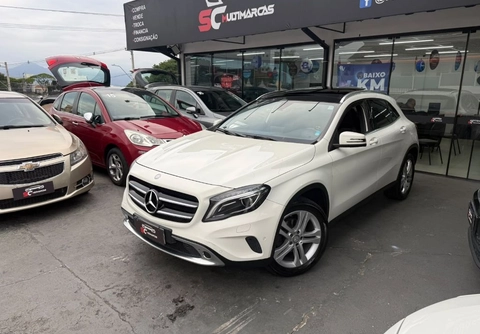 Mercedes-Benz GLA 200 2017 Branco — foto 1 de 3