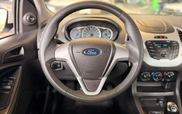 imagem-https://www.socarrao.com.br/sc-vehicle-images-prod/4264398/1790972411518-8523092_5_B_e975e6b27d.jpeg