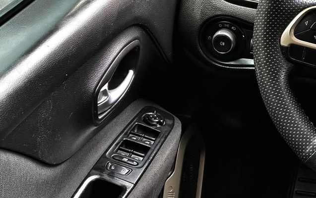 imagem-https://www.socarrao.com.br/sc-vehicle-images-prod/4264419/1790972404727-8539199_18_B_c32f5791da.jpeg