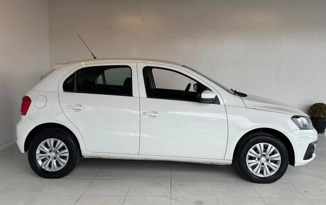 imagem-https://www.socarrao.com.br/sc-vehicle-images-prod/4264438/1790973477890-8531018_3_B_77d0be0ad7.jpeg