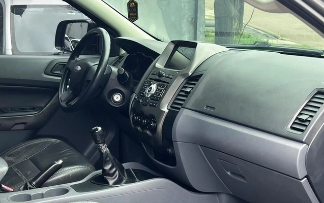 imagem-https://www.socarrao.com.br/sc-vehicle-images-prod/4264439/1790972516817-8539085_0_B_145c4c019b.jpeg