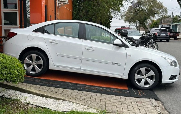imagem-https://www.socarrao.com.br/sc-vehicle-images-prod/4264449/1790972552391-8529767_3_B_56f8986100.jpeg