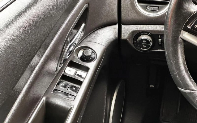 imagem-https://www.socarrao.com.br/sc-vehicle-images-prod/4264449/1790972552416-8529767_12_B_26f1f019e9.jpeg