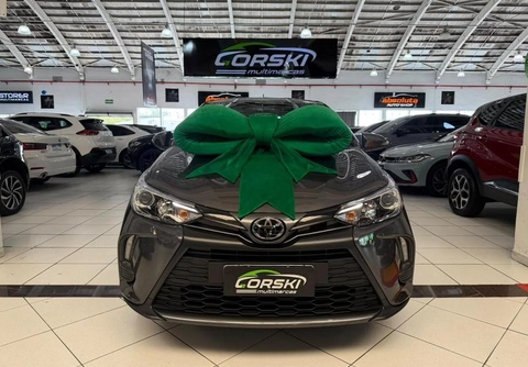 Toyota Yaris 2025 Cinza — foto 1 de 3