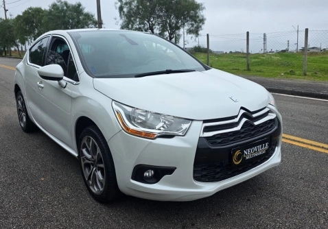 Citroën DS4 2016 Prata — foto 1 de 3