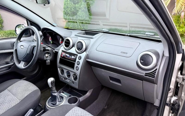 imagem-https://www.socarrao.com.br/sc-vehicle-images-prod/4264587/1790972879640-8539202_14_B_76c46fc88f.jpeg
