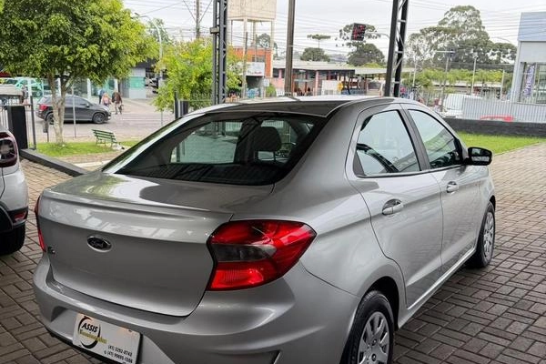imagem-https://www.socarrao.com.br/sc-vehicle-images-prod/4264791/1790974318686-8539725_12_B_1c02fca65c.jpeg