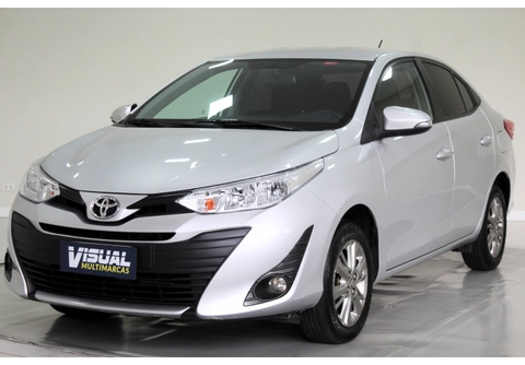 Toyota Yaris 2022 Prata — foto 1 de 3