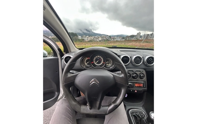 imagem-https://www.socarrao.com.br/sc-vehicle-images-prod/4265021/1790975760331-1_031618.jpg