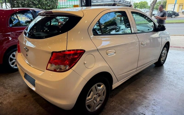 imagem-https://www.socarrao.com.br/sc-vehicle-images-prod/4265299/1790977899726-8538612_1_B_696a7681b5.jpeg