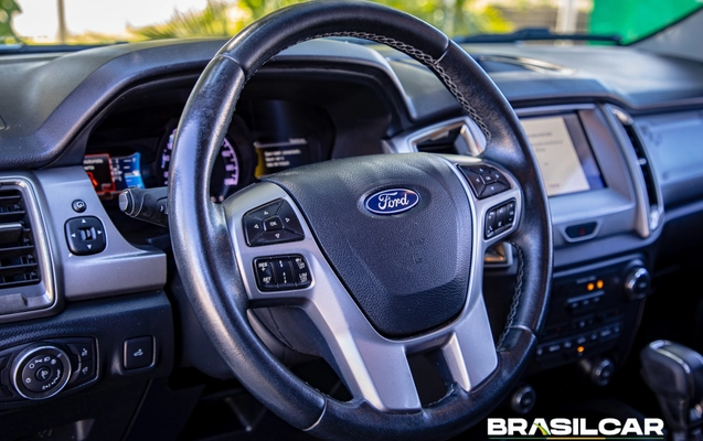 imagem-https://www.socarrao.com.br/sc-vehicle-images-prod/4266288/1790988237773-003_264d57dc4fce0a94a1c4c1de27de1b3e.jpg