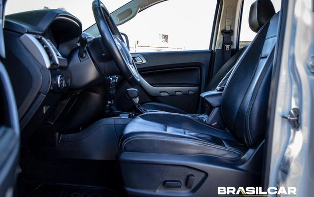 imagem-https://www.socarrao.com.br/sc-vehicle-images-prod/4266288/1790988237815-003_946e017b0fe02e8438ac1164a67c196d.jpg