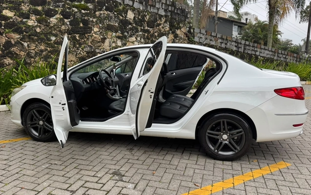 imagem-https://www.socarrao.com.br/sc-vehicle-images-prod/4268655/1791002326996-003_924f1d064cc79b2983a65abf8fada6f5.jpg