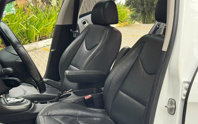 imagem-https://www.socarrao.com.br/sc-vehicle-images-prod/4268655/1791002327006-003_350f5c4c28d2a17d7914c33c82501e80.jpg
