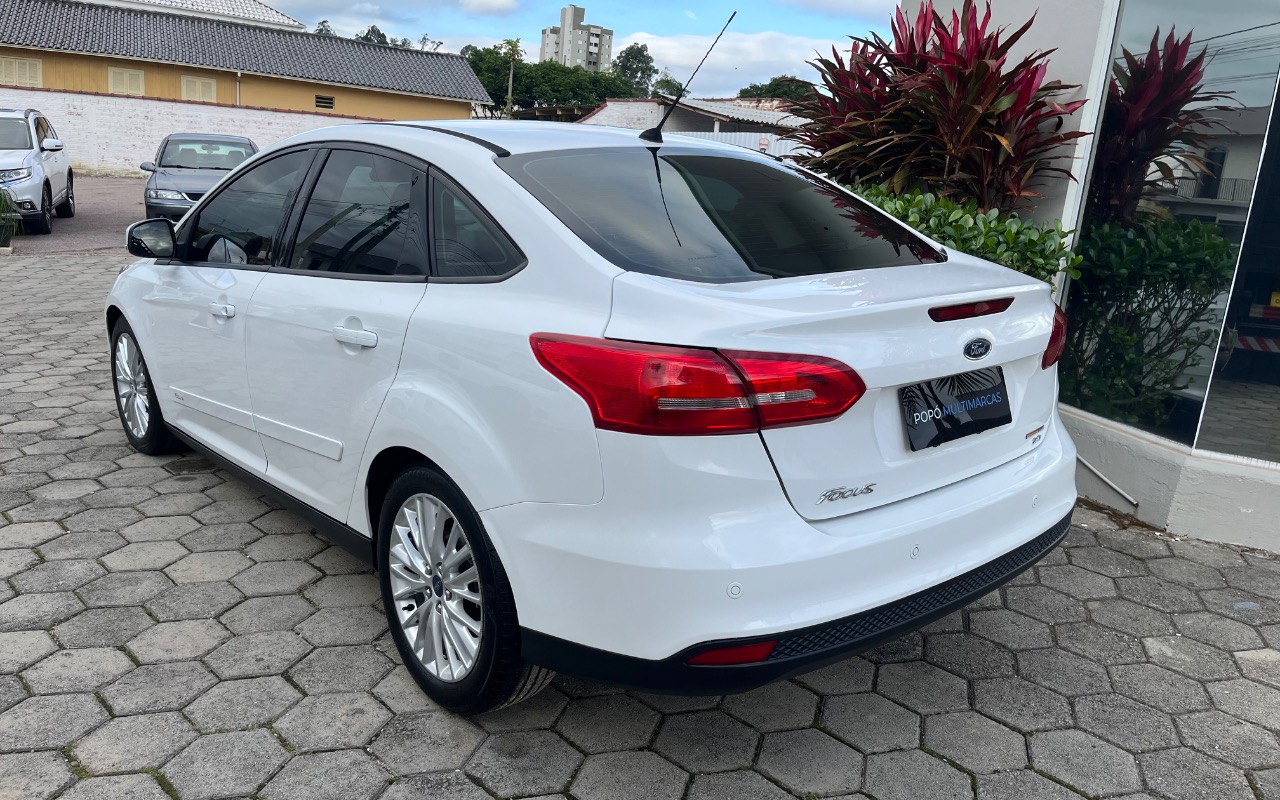 imagem-https://www.socarrao.com.br/sc-vehicle-images-prod/4270136/1791028467711-SU1HXzMzMjcuanBlZw.jpeg