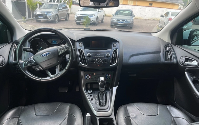 imagem-https://www.socarrao.com.br/sc-vehicle-images-prod/4270136/1791028468096-SU1HXzMzMjIuanBlZw.jpeg