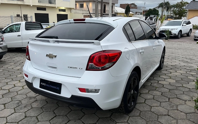 imagem-https://www.socarrao.com.br/sc-vehicle-images-prod/4270149/1791029531238-SU1HXzMzMzYuanBlZw.jpeg