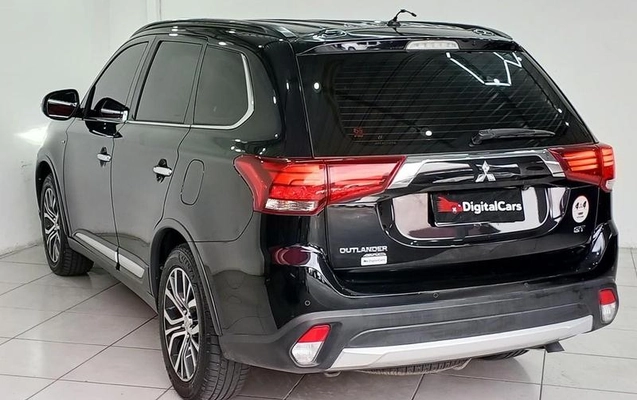 imagem-https://www.socarrao.com.br/sc-vehicle-images-prod/4270159/1791301692730-8537336_19_B_90e1623466.jpeg