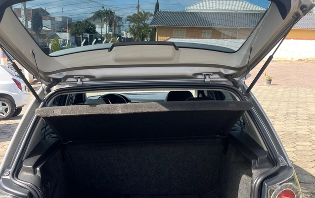 imagem-https://www.socarrao.com.br/sc-vehicle-images-prod/4270160/1791030197766-SU1HXzMzMTkuanBlZw.jpeg