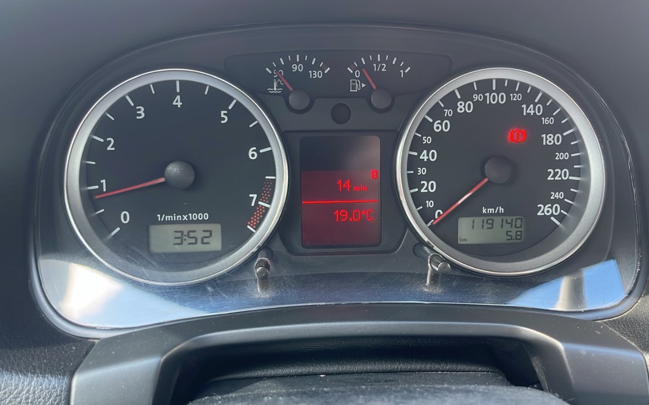 imagem-https://www.socarrao.com.br/sc-vehicle-images-prod/4270160/1791030197884-NjNmZTljNDItMzBjMC00MTdlLWJmZDUtMTVmZTAyOTg1Y2U2LmpwZWc.jpeg