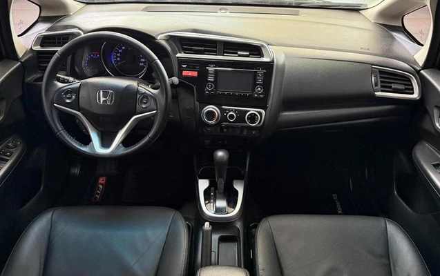 imagem-https://www.socarrao.com.br/sc-vehicle-images-prod/4270192/1791031241904-8465079_7_B_934089203b.jpeg