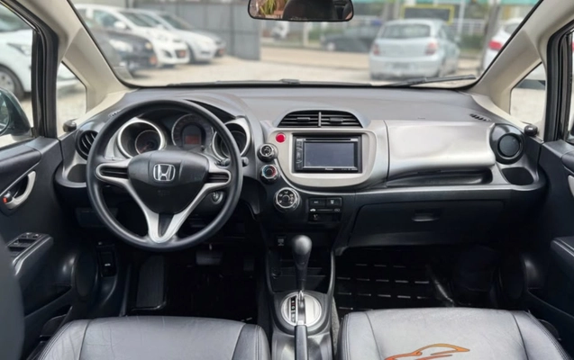 imagem-https://www.socarrao.com.br/sc-vehicle-images-prod/4270211/1791032248842-OS5qcGVn.jpeg
