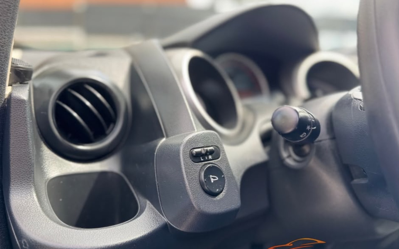 imagem-https://www.socarrao.com.br/sc-vehicle-images-prod/4270211/1791032249332-MTQuanBlZw.jpeg