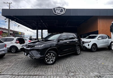 Toyota Hilux SW4 2024 Preto — foto 1 de 3
