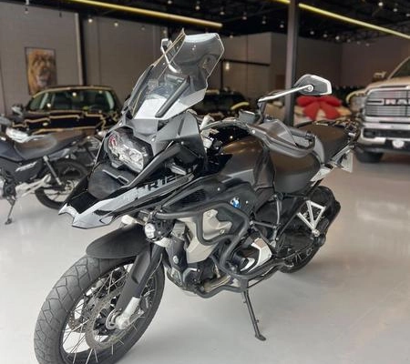 imagem-https://www.socarrao.com.br/sc-vehicle-images-prod/4270233/1791033160723-8538453_0_B_5212b8ce6d.jpeg