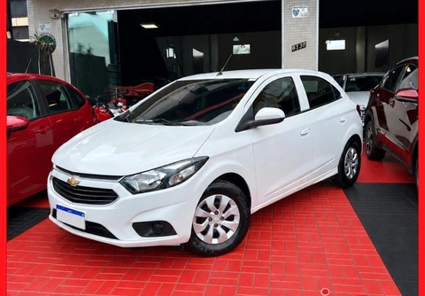 Chevrolet Onix 2018 Branco — foto 1 de 3
