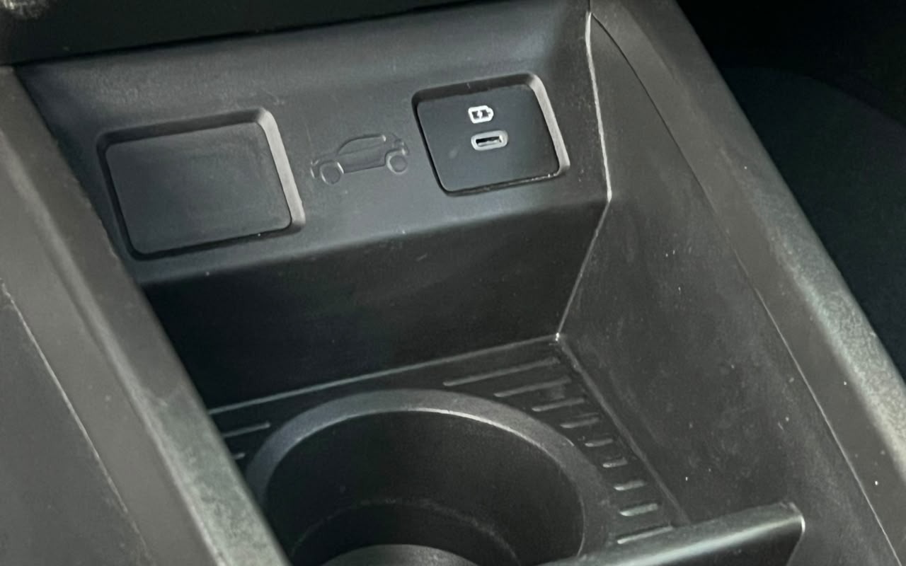 imagem-https://www.socarrao.com.br/sc-vehicle-images-prod/4270289/1791034578908-V2hhdHNBcHAgSW1hZ2UgMjAyNi0xMC0wMiBhdCAxNy41Ny4wNiAoMykuanBlZw.jpeg