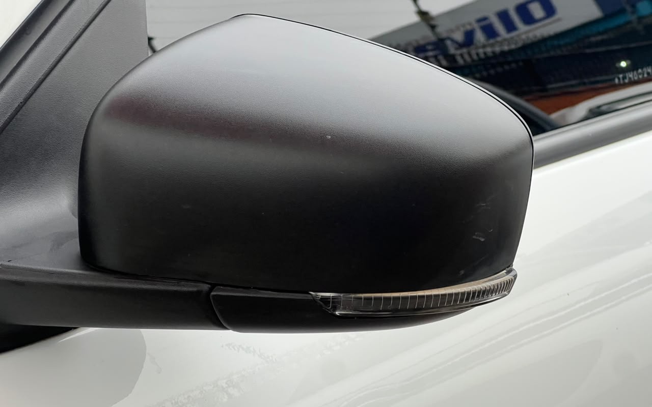imagem-https://www.socarrao.com.br/sc-vehicle-images-prod/4270289/1791034579472-V2hhdHNBcHAgSW1hZ2UgMjAyNi0xMC0wMiBhdCAxNy41Ny4wNSAoNCkuanBlZw.jpeg