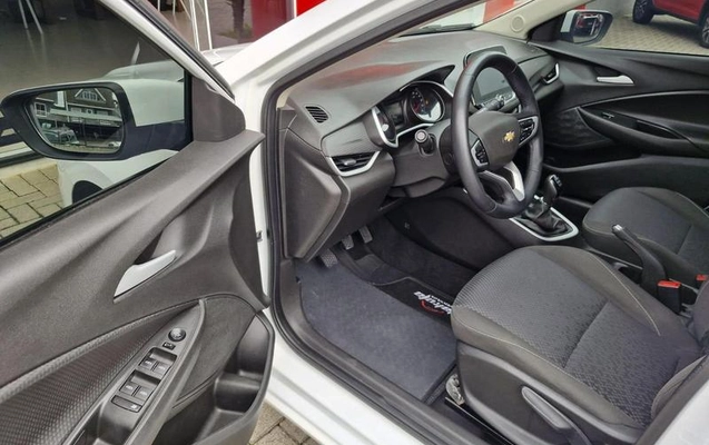 imagem-https://www.socarrao.com.br/sc-vehicle-images-prod/4270291/1791466896264-8525649_8_B_19f4867447.jpeg