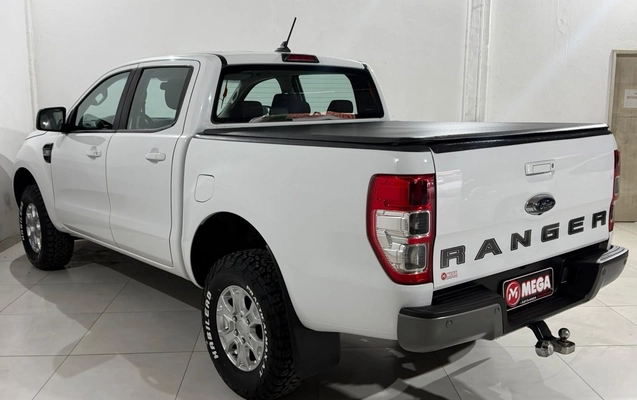 imagem-https://www.socarrao.com.br/sc-vehicle-images-prod/4270327/1791035443586-e8a3714e7c874ff6a8cf387ed5053a53_1791034084459.jpg