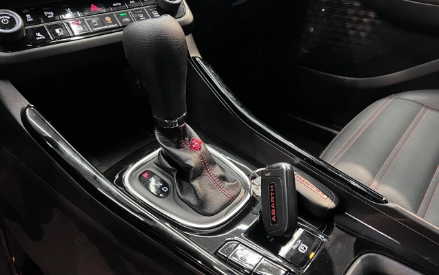 imagem-https://www.socarrao.com.br/sc-vehicle-images-prod/4270378/1791036088182-2_071811.jpg
