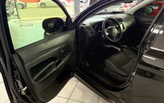 imagem-https://www.socarrao.com.br/sc-vehicle-images-prod/4270445/1791037853604-gkD9SdS52ICqHzoy5zdBriw4l5xwRtGV.jpg