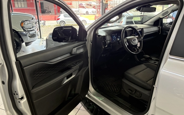 imagem-https://www.socarrao.com.br/sc-vehicle-images-prod/4270494/1791041180973-lgnpUFlo9oyJKml6njssc9zgNtvwaNY1.jpg