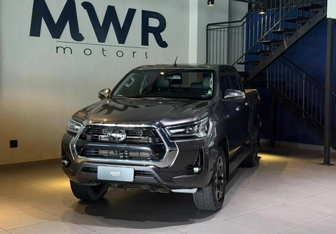 Toyota Hilux 2023 Cinza — foto 1 de 3