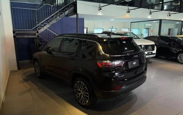 imagem-https://www.socarrao.com.br/sc-vehicle-images-prod/4270596/1791042297199-8541417_2_B_487c3d8323.jpeg