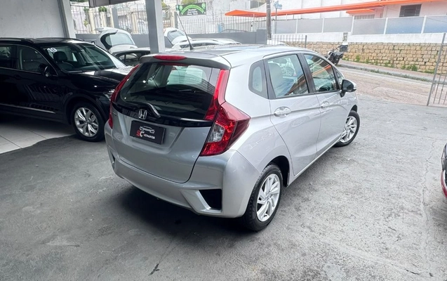 imagem-https://www.socarrao.com.br/sc-vehicle-images-prod/4270612/1791314241983-gb-4c2c822.jpeg