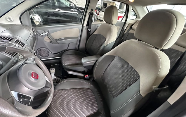 imagem-https://www.socarrao.com.br/sc-vehicle-images-prod/4270622/1791043665917-39b12a45da9d492c98a0e25f9cda3d92_1791043554333.jpg