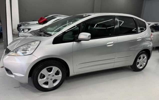 imagem-https://www.socarrao.com.br/sc-vehicle-images-prod/4270625/1791043873601-9_060505.jpg
