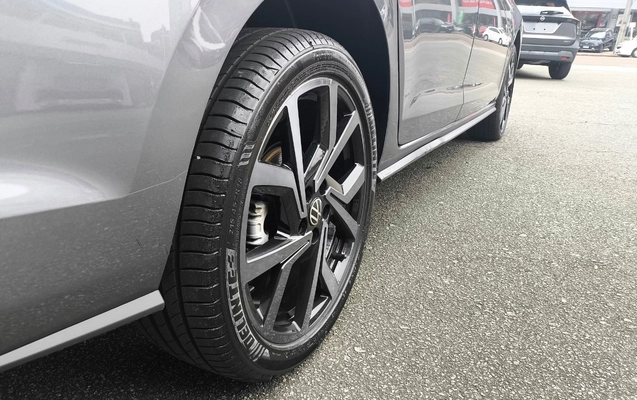 imagem-https://www.socarrao.com.br/sc-vehicle-images-prod/4270654/1791203544086-NzE5ZTdiOWItNTI2OC00NDViLWFhMmMtNWYwNjJkMWI0MDc1LmpwZWc.jpeg