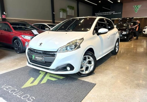 Peugeot 208 2017 Branco — foto 1 de 3