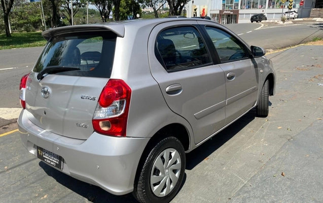 imagem-https://www.socarrao.com.br/sc-vehicle-images-prod/4270664/1791684041014-97RBQuS1YCTFCn5M4ipiqy8Szpd7NxDC.jpg