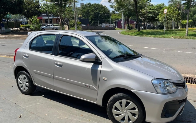 imagem-https://www.socarrao.com.br/sc-vehicle-images-prod/4270664/1791684041021-faM4NEGnuGhn7JHIUljwGZ8Rua4Fy5GC.jpg