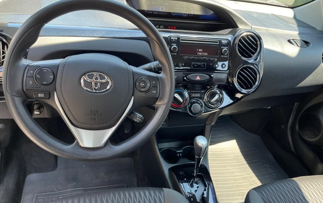 imagem-https://www.socarrao.com.br/sc-vehicle-images-prod/4270664/1791684041029-Va7V46zk2YsdJnqxOv5O8ayAxPx2tsPQ.jpg